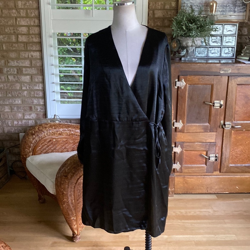 ASOS CURVE BLACK SATIN WRAP DRESS PLUS 16